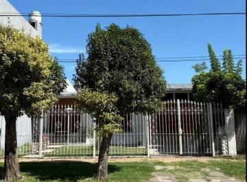 Casa · 151m² · 3 Ambientes · 1 Cochera · Casa en Venta - Berisso