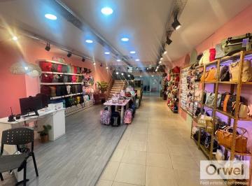 Local comercial · 915m² · 1 Ambiente · Excelente Local con Oficinas y Deposito Sobre Av Corrientes!