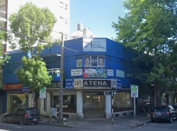 PH · 258m² · 4 Ambientes · 1 Cochera · PH en Centro