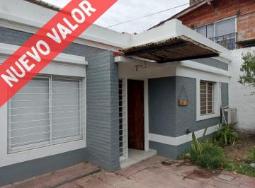Casa de 3 ambientes, Morón · Casa en Venta, Tres Ambientes, Castelar, Retasada