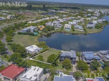 Terreno · 789m² · Terreno en Venta Al Lago - Barrio Vistas, Puertos / Escobar