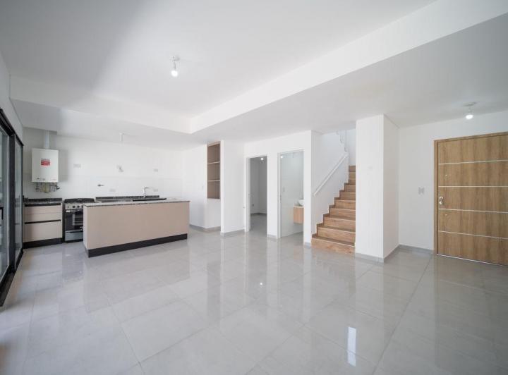 Casa · 150m² · 7 Ambientes · 2 Cocheras