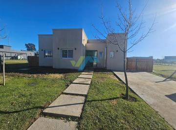 Casa · 145m² · 4 Ambientes · 2 Cocheras · Casa en Venta en San Pablo, Pilar, G. B. a. Zona Norte