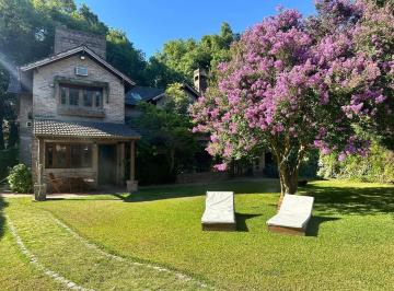 Casa de 6 ambientes, Tigre · Imponente Casa en Venta con Piscina y un Amplio Espacio Verde Para Disfrutar