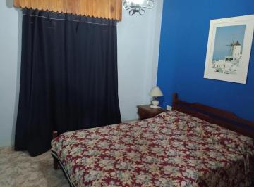 Casa · 150m² · 6 Ambientes · Casa en Alquiler - 4 Dorm. 2 Baños - Pinamar