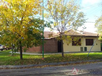 Casa · 57m² · 3 Ambientes · 1 Cochera · Casa en Venta La Plata