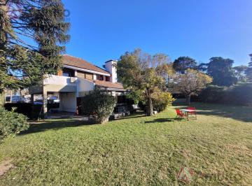 Casa · 148m² · 4 Ambientes · 1 Cochera · Casa en Venta Villa Elisa