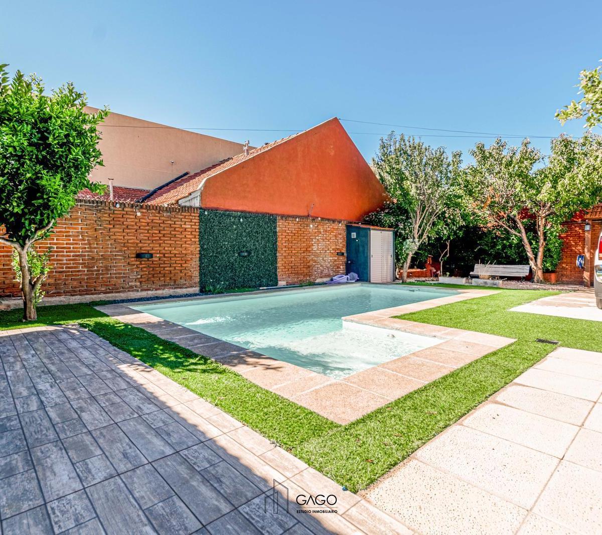 Casa 4 amb, 187m² con pileta y quincho — Colinas de Peralta Ramos