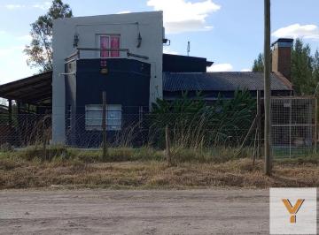 Casa · 300m² · 4 Ambientes · Casa en Venta - 3 Dorm. 2 Baños - Presidente Perón