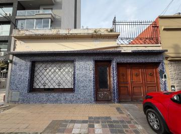 Casa · 186m² · 3 Ambientes · 1 Cochera · Venta. Casa en Lanús Oeste. Espectacular Ubicación.