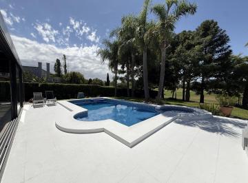 Casa · 326m² · 5 Ambientes · 1 Cochera · Casa en Venta en Barrio San Isidro Labrador, Tigre