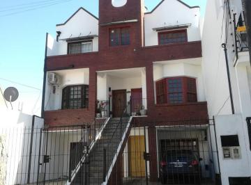 Casa · 80m² · 5 Ambientes · Casa en Venta, Quilmes