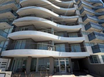 Departamento de 4 ambientes, Mar del Plata · Piso 4 Ambientes, 1era Linea de Mar, con Quincho Propio.