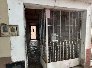 PH · 88m² · 3 Ambientes · Venta a Reciclar, PH 3 Ambientes Al Fondo con Cochera Techada, Excelente Zona, a 2 Cuadras de Av H.