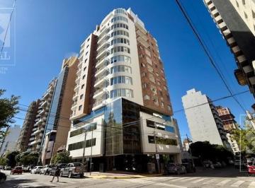 Departamento · 100m² · 5 Ambientes · 1 Cochera · Departamento Alquiler Centro, 3 Dorm. (Suite), 3 Baños, Balcón y Cochera