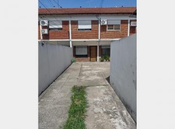 Casa · 50m² · 3 Ambientes · 1 Cochera · Duplex en Alquiler en Villa Luzuriaga