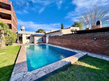 Casa · 93m² · 3 Ambientes · 1 Cochera · Casa en Venta en Jose C Paz con Pileta