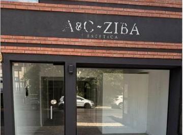 Local comercial · 53m² · 5 Cocheras · Local en Alquiler Soler Al 300 - Ituzaingo