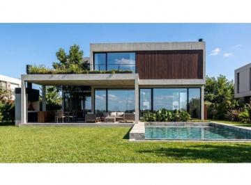Casa · 240m² · 6 Ambientes · Casa en Venta en Villanueva, Tigre, G. B. a. Zona Norte