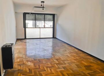 Departamento · 80m² · 4 Ambientes · Departamento de 4 Amb con Dependencia.