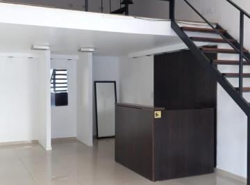 Local comercial · 90m² · Oportunidad Local Comercial en Palermo con Vidriera a La Calle Zona Outlets