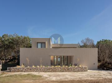 Casa · 319m² · 6 Ambientes · 1 Cochera · Casa en Venta 6 Ambientes Costa Esmeralda