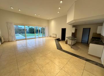Casa · 126m² · 5 Ambientes · 2 Cocheras · Venta - Casa 3 Dormiotorios, Piscina. Barrio Privado Cadaques (Funes Hills).