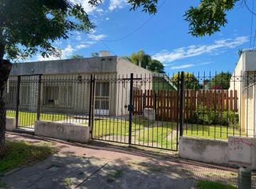 Casa de 5 ambientes, Rosario · Casa de 3 Dorm. Al Frente con Jardin. La Florida. Pago Largo 200