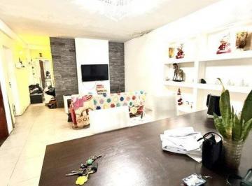Casa · 200m² · 4 Ambientes · Casa en Venta - 3 Dorm. 2 Baños - Almirante Brown