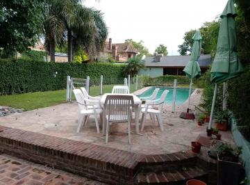 Casa · 239m² · 10 Ambientes · 1 Cochera · Casa en Las Lomas de San Isidro