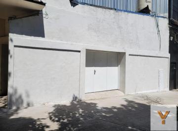 Depósito · 200m² · 5 Ambientes · Depósito en Venta - 200 m - Villa Luro.