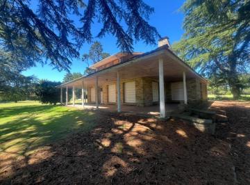 Casa · 12600m² · 4 Ambientes · Casa Quinta con Gran Parque en Batán