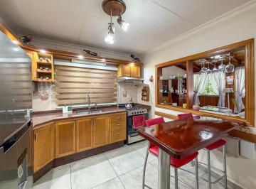 Casa · 81m² · 5 Ambientes · Venta - Casa en Pa de 2 Dorm. con Terraza y Quincho, Barro Belgrano, Rosario - Apta Credito