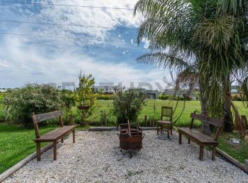 Casa · 306m² · 7 Ambientes · 2 Cocheras · Tu Próximo Hogar en Pilar: 7 Amb Jardín y Pileta