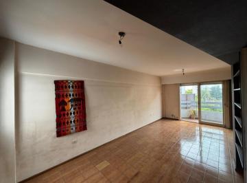 Departamento · 65m² · 3 Ambientes · 1 Cochera · Excelente Departamento Semipiso de 3 Ambientes con Cochera Cubierta - Centro San Martin