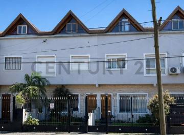 Casa · 136m² · 5 Ambientes · 1 Cochera · Impecable Triplex 5 Ambientes con Playroom y Cochera en Ubicación Estratégica – Florida Oeste