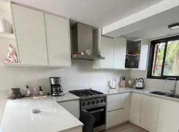 Casa · 170m² · 5 Ambientes · 5 Cocheras · Casa en Venta en Mapuche con Pileta