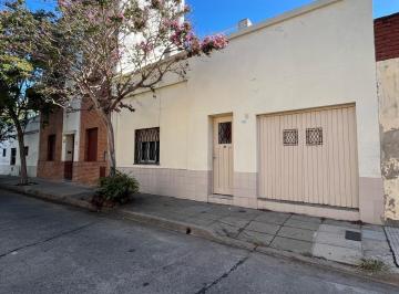 Casa · 150m² · 4 Ambientes · 1 Cochera · Casa en Parque Chacabuco