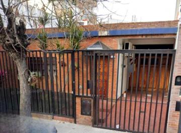 Casa · 132m² · 5 Ambientes · Casa 5 Amb Monte Castro (Reservado)