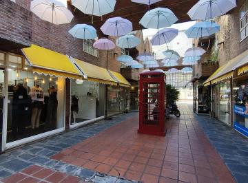 Local comercial · 30m² · 3 Ambientes · Local Galería Calle Angosta - Alquiler