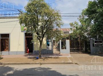 Casa · 182m² · 7 Ambientes · Casa Centrica en Venta