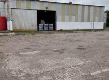 Bodega-Galpón , Córdoba · Alquiler Galpón Industrial 410 m - Sobre Av Velez Sarsfield 4.800, Esquina Circunvalación