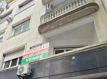 Departamento · 80m² · 3 Ambientes · Departamento de 3 Ambientes con Patio Cubierto - Vista Jardin