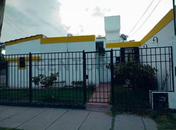 Casa · 157m² · 10 Ambientes · 2 Cocheras · Casa Más Departamento Independiente en Venta
