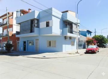 Casa · 200m² · 3 Ambientes · Casa con Terraza, Balcones y Espacios Múltiples en Diseño Fu