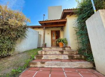 Casa · 254m² · 15 Ambientes · 3 Cocheras · Venta Casa en Villa Allende - Apto Crédito