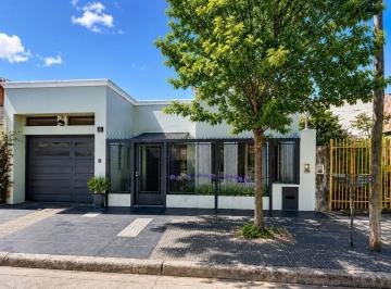 Casa · 120m² · 5 Ambientes · 3 Cocheras · Casa Lote Propio Ramos Mejia Sur - Garage Para 3 Autos