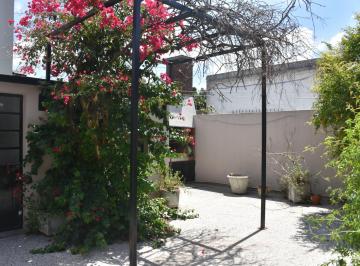 PH de 3 ambientes, Lomas de Zamora · Caseros 100 Lomas Oeste Exc Ubicacion 3 Amb Cochera Patio Gran Potencial Apto Credito!