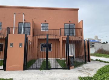 PH · 80m² · 4 Ambientes · 1 Cochera · Dúplex en Alquiler – Ezeiza | 3 Dorm. con Jardín