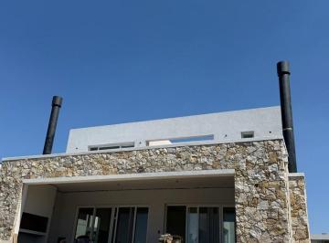 Casa · 369m² · 5 Ambientes · Casa en Venta en Virazón, Nordelta, Tigre